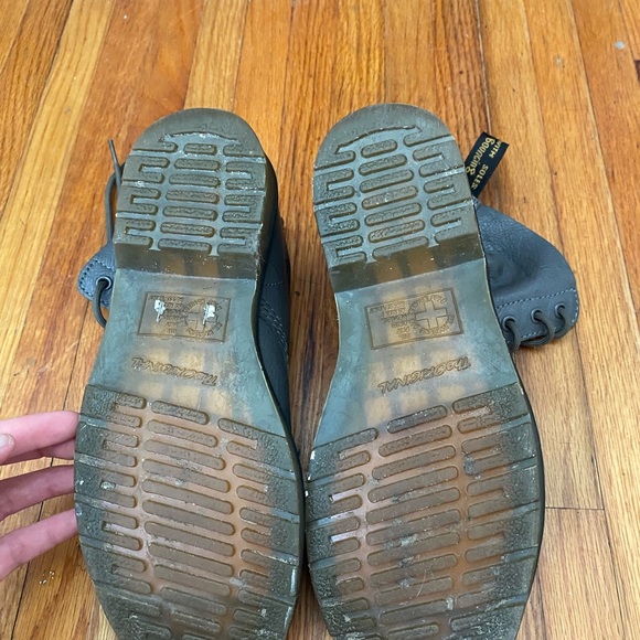 Dr. Martens Grey Pascal 8 eye boot size US women’s 8 - Picture 4 of 4